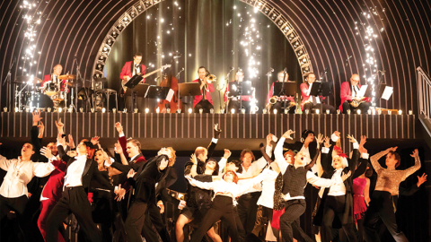 Mārtiņa Vilkārša scenogrāfiju citādi kā par efektīgu nenosauksi.
Foto — Kristaps Kalns